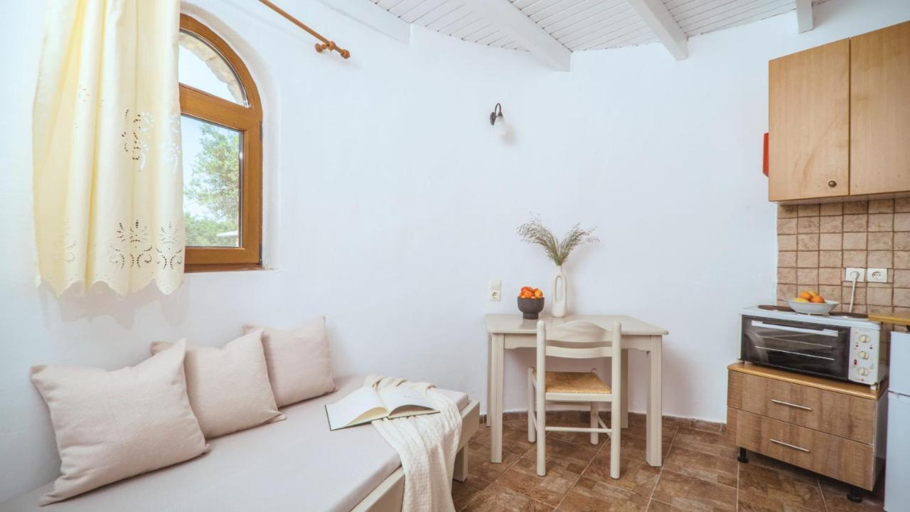 Fata Morgana Studios & Apartments Frangocastelo Ngoại thất bức ảnh